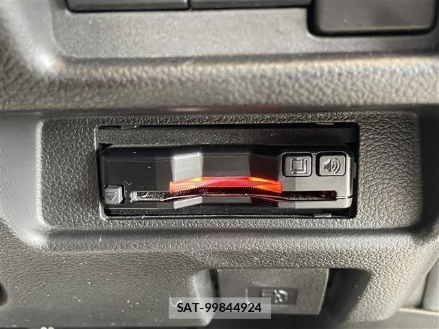 Suzuki SPACIA 2024-06 8132443-18