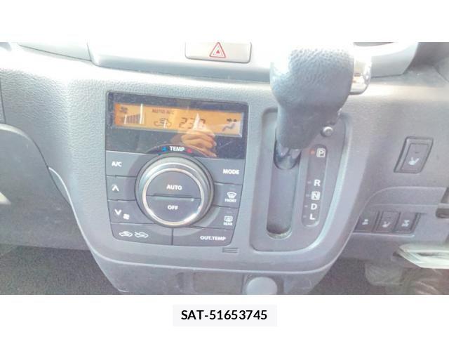 Suzuki SPACIA 2014-11 8132449-22