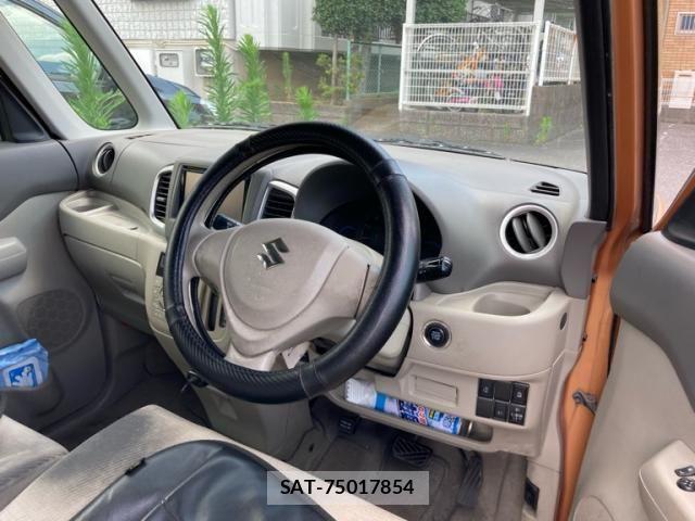 Suzuki SPACIA 2013-12 8146735-12