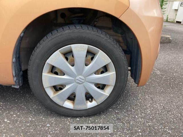 Suzuki SPACIA 2013-12 8146735-6