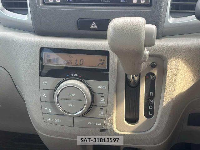 Suzuki SPACIA 2013-09 8210311-9