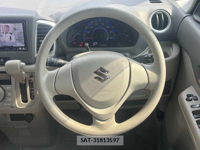 Suzuki SPACIA 2013-09 8210311-3