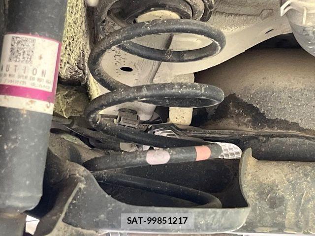 Suzuki SPACIA 2021-09 8210305-19