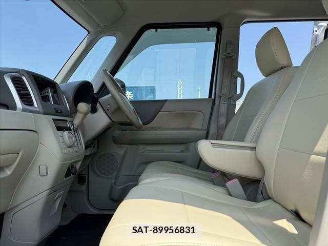 Suzuki SPACIA 2014-12 8210312-16