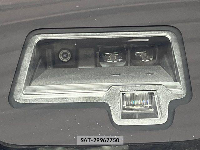 Suzuki SPACIA 2019-10 8210296-2