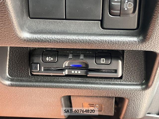 Suzuki SPACIA 2024-10 8210288-18