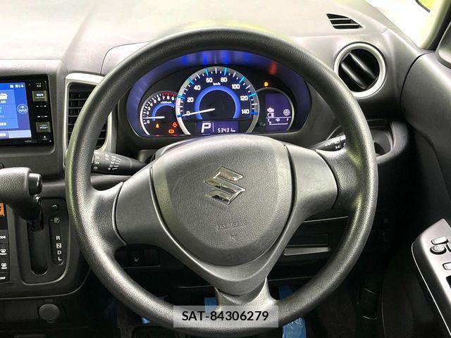 Suzuki SPACIA 2017-02 8231820-11