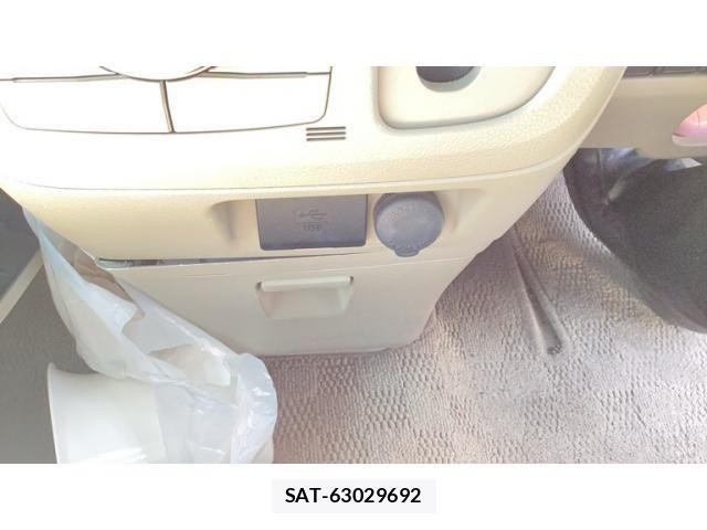 Suzuki SPACIA 2015-09 8231824-11