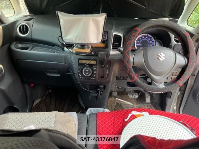 Suzuki SPACIA 2015-09 8231825-11
