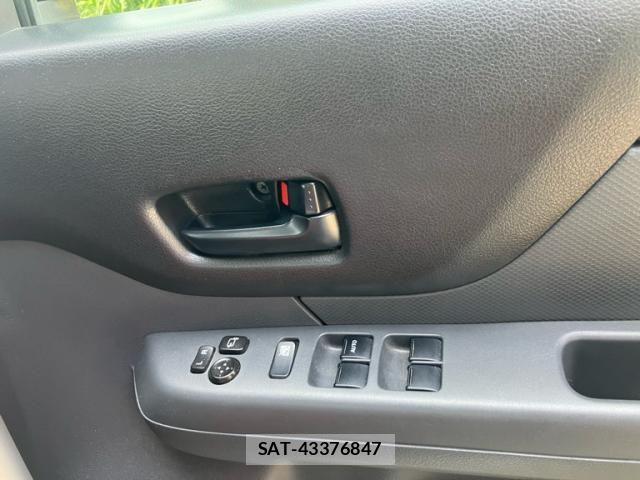Suzuki SPACIA 2015-09 8231825-6