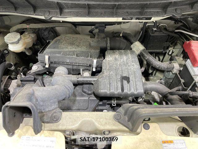 Suzuki SPACIA 2020-11 8231816-17