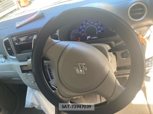 Suzuki SPACIA 2013-09 8246733-17