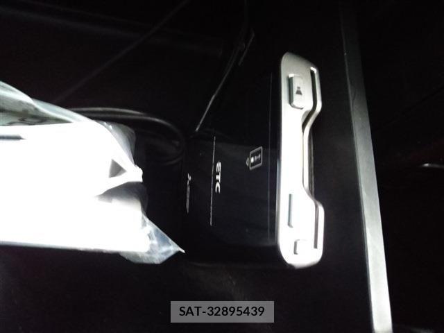 Suzuki SPACIA 2017-12 8317171-11