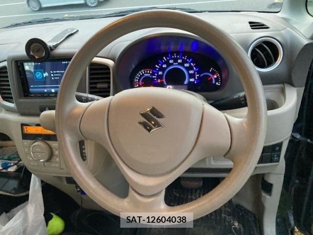 Suzuki SPACIA 2013-09 8317184-13