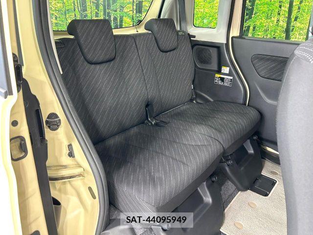 Suzuki SPACIA 2017-08 8368837-8