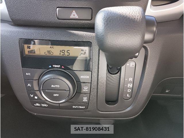 Suzuki SPACIA 2017-10 8368848-17