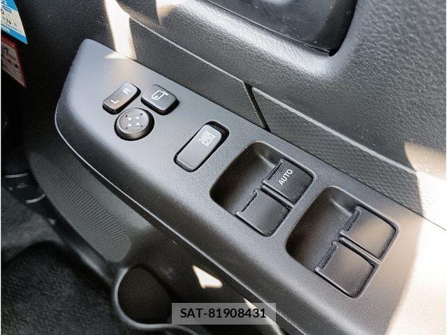 Suzuki SPACIA 2017-10 8368848-21