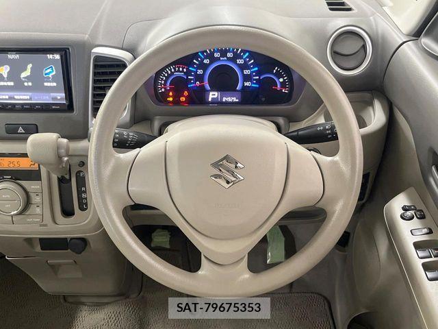 Suzuki SPACIA 2013-09 8368851-10