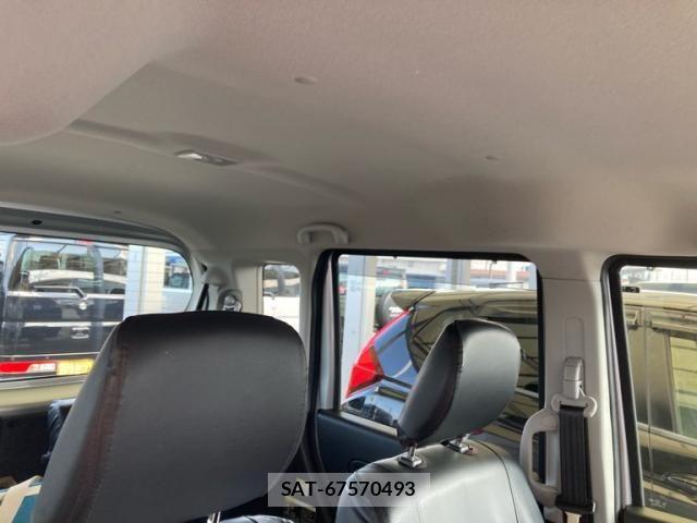 Suzuki SPACIA 2017-01 8372215-16