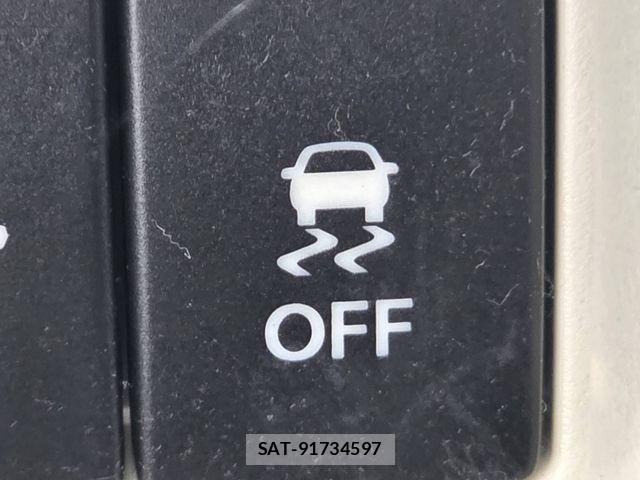 Suzuki SPACIA 2018-04 8372211-25