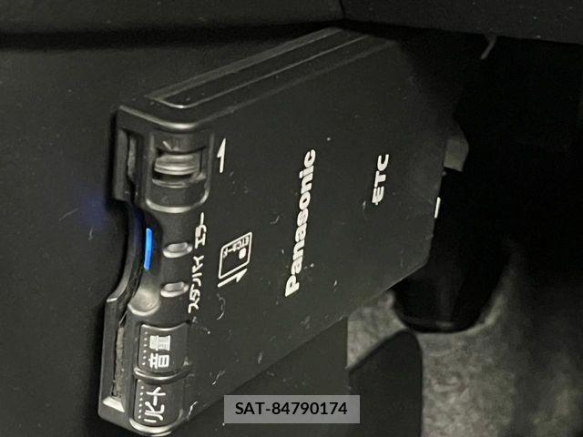 Suzuki SPACIA 2017-12 8458463-6