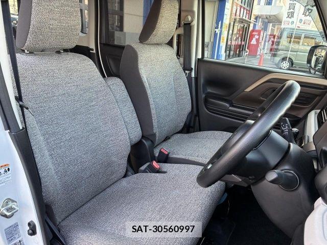Suzuki SPACIA 2024-10 8661648-9
