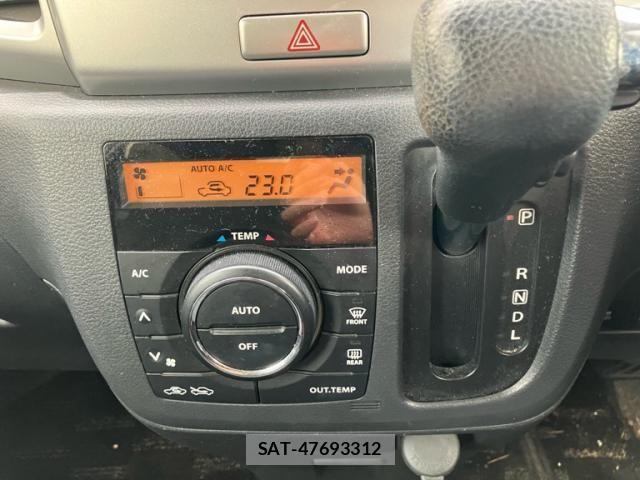 Suzuki SPACIA 2014-11 8661668-18