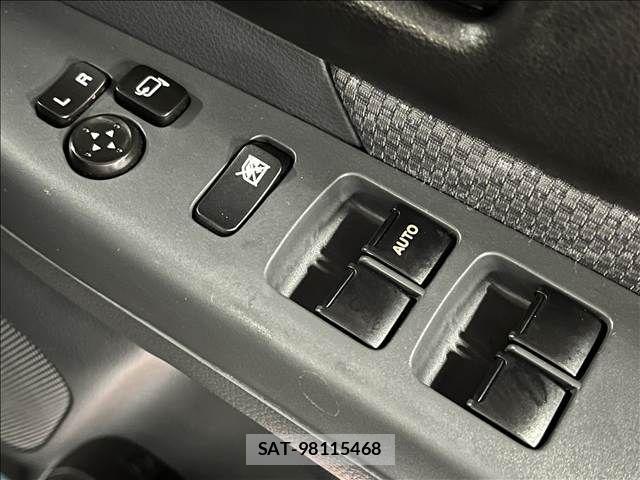 Suzuki SPACIA 2015-08 8661657-26