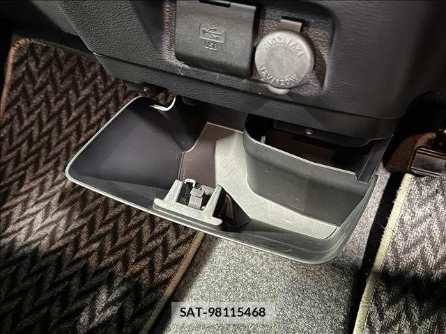 Suzuki SPACIA 2015-08 8661657-29