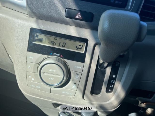 Suzuki SPACIA 2013-08 8661674-18