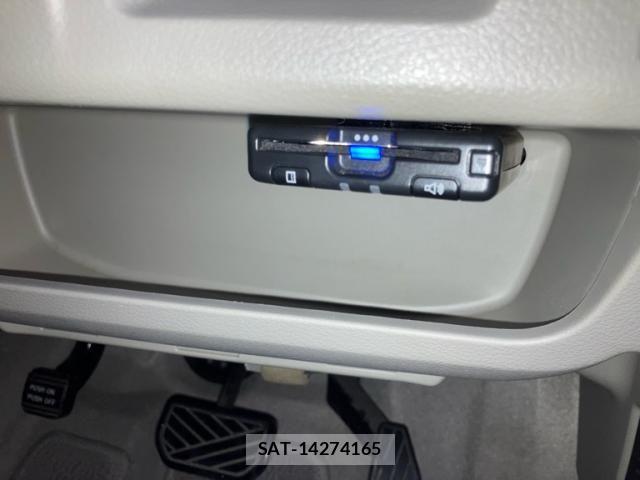 Suzuki SPACIA 2013-11 8661675-22