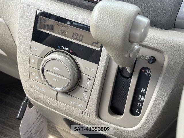Suzuki SPACIA 2013-08 8661670-17
