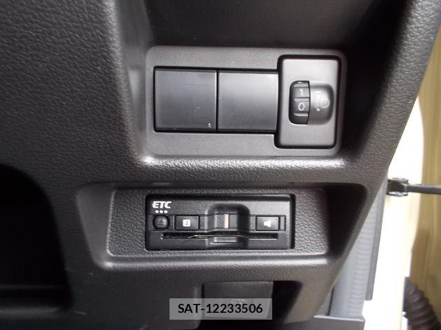Suzuki SPACIA 2025-04 8745929-17