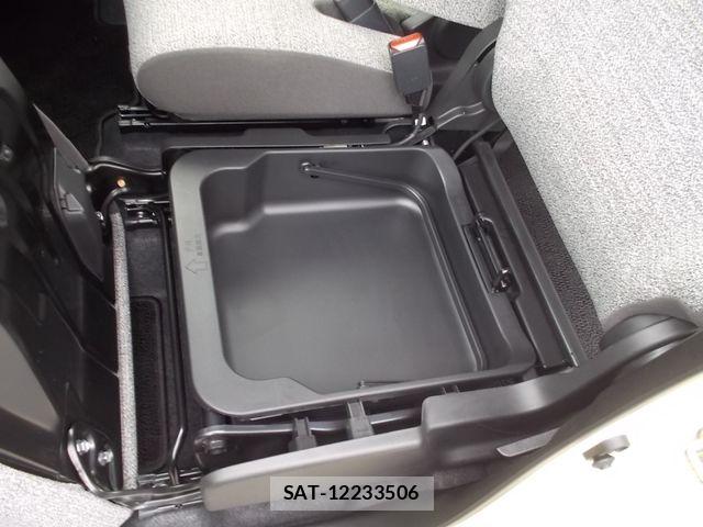 Suzuki SPACIA 2025-04 8745929-29