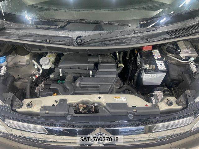 Suzuki SPACIA 2017-02 8782099-17