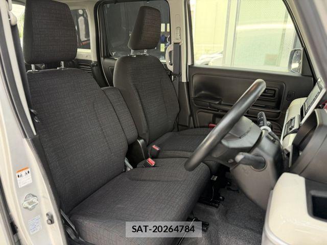 Suzuki SPACIA 2019-11 8797526-7
