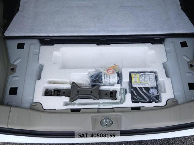 Suzuki SPACIA 2014-01 8797525-27