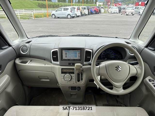 Suzuki SPACIA 2013-08 8831683-1