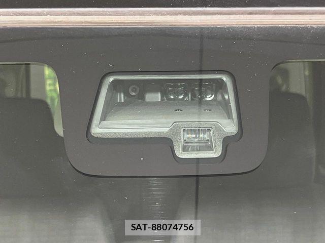 Suzuki SPACIA 2018-09 8850678-4