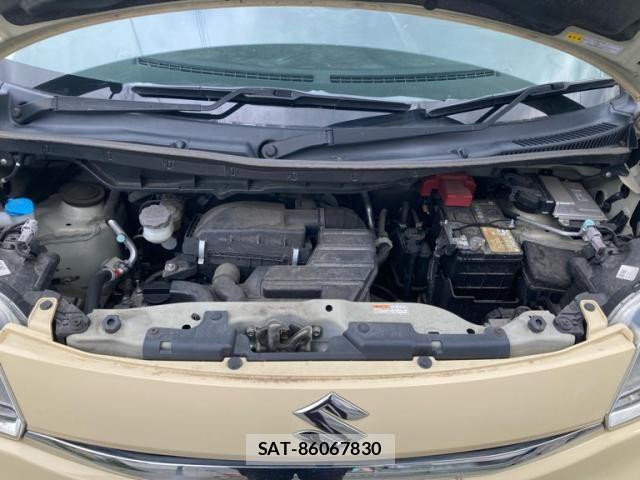 Suzuki SPACIA 2017-09 8882247-12