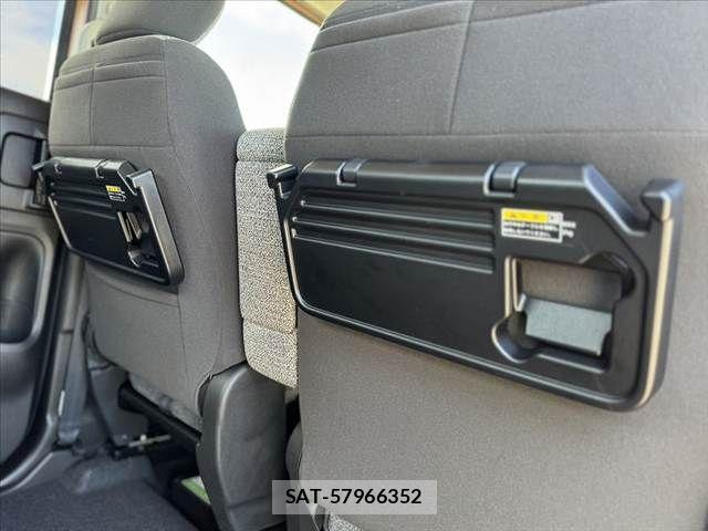 Suzuki SPACIA 2025-02 8882229-5