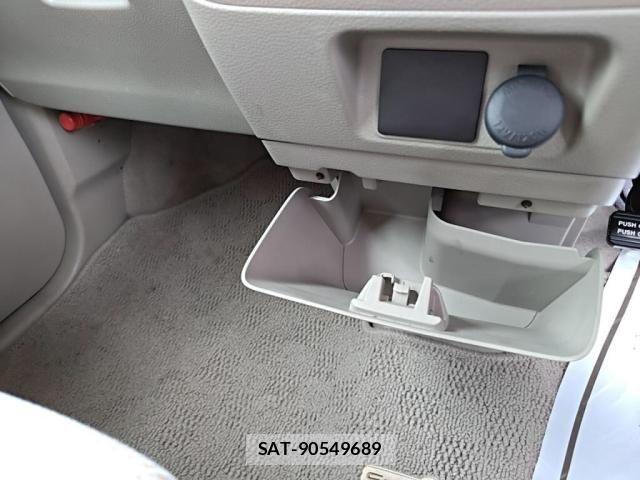 Suzuki SPACIA 2014-05 8884367-19