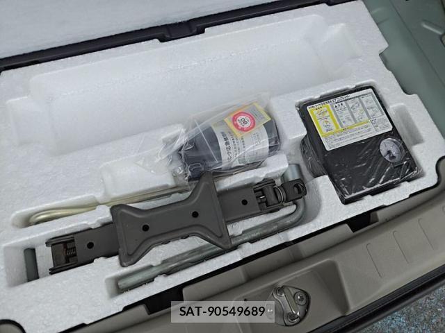 Suzuki SPACIA 2014-05 8884367-29