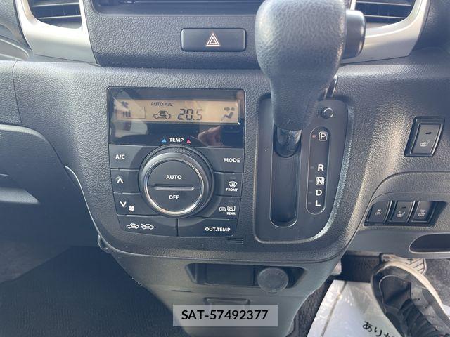 Suzuki SPACIA 2017-08 6614931-13