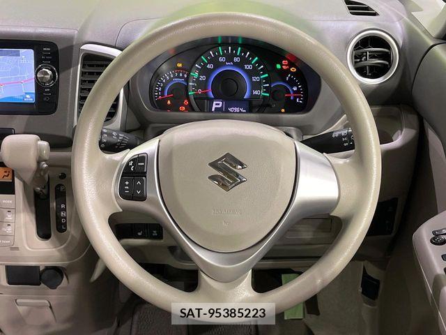 Suzuki SPACIA 2013-06 8075654-11