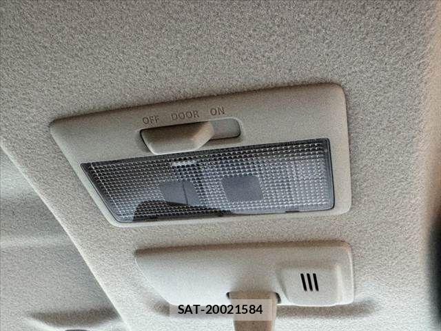 Suzuki SPACIA 2017-04 8101957-27
