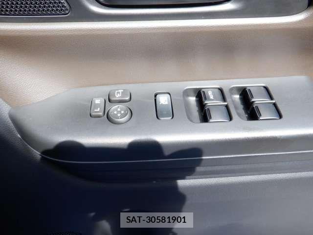 Suzuki SPACIA 2025-06 8101956-18