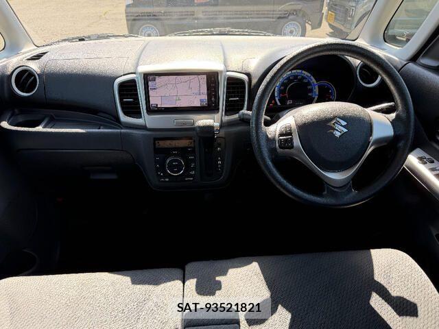 Suzuki SPACIA 2014-06 8628979-4