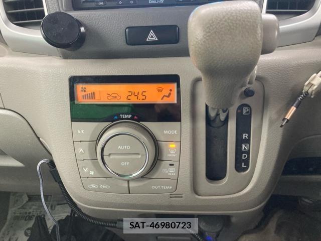 Suzuki SPACIA 2013-09 8797533-20