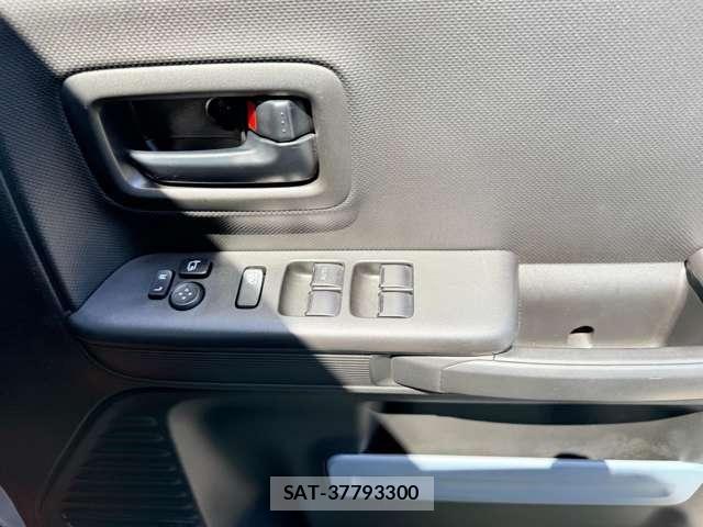 Suzuki SPACIA 2023-10 6527606-17